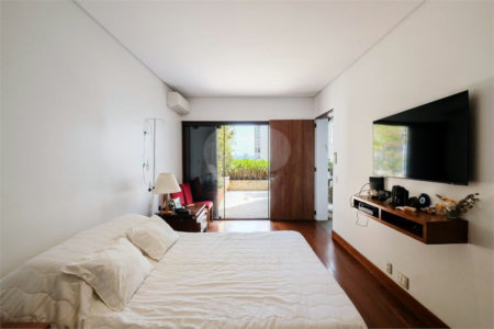 Apartamento à venda com 4 quartos, sendo 1 suíte, em Cerqueira César, São Paulo, SP