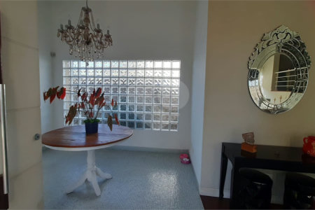 Casa à venda ou para alugar com 4 quartos, sendo 2 suítes, em City América, São Paulo, SP
