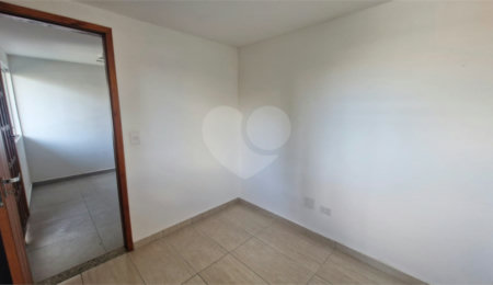 Apartamento à venda com 2 quartos em Chora Menino, São Paulo, SP