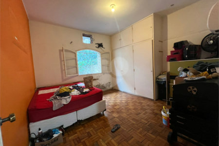 Casa à venda com 4 quartos, sendo 1 suíte,  em Jardim Colombo, São Paulo, SP