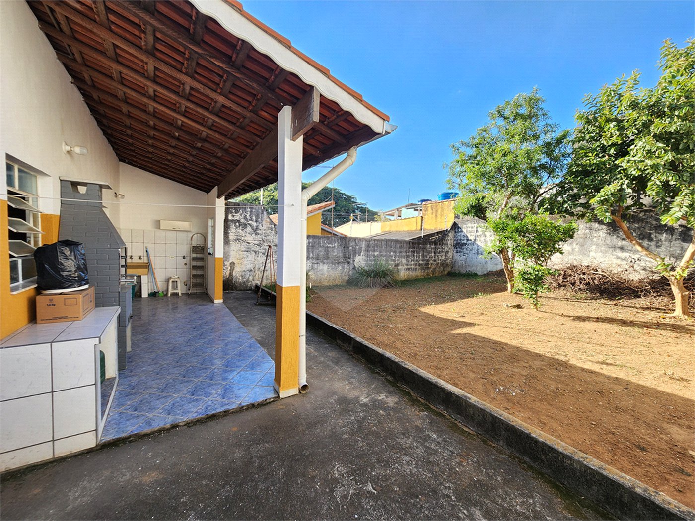 Casa à venda com 2 quartos no Centro, Poá, SP