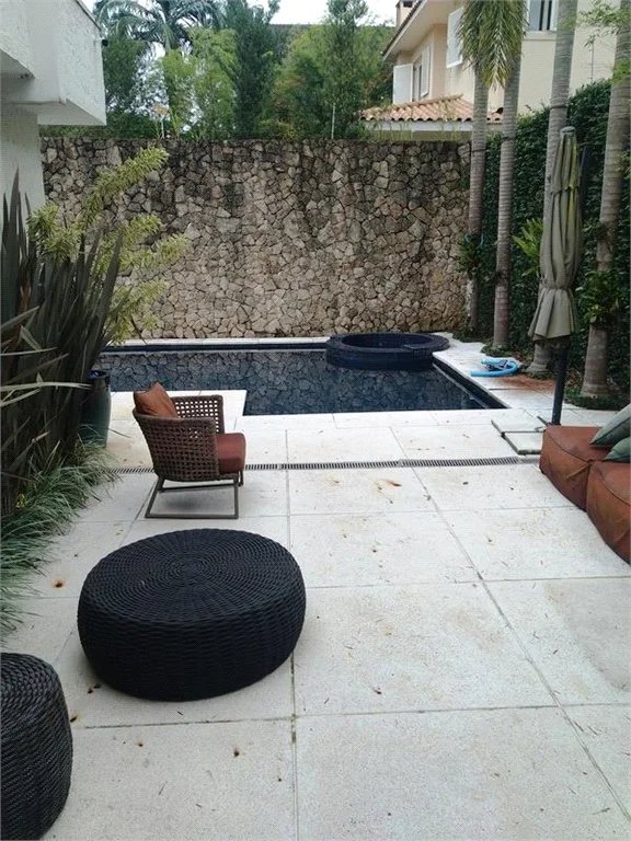 Casa à venda com 4 quartos, sendo 3 suítes, em Vila Tramontano, São Paulo, SP