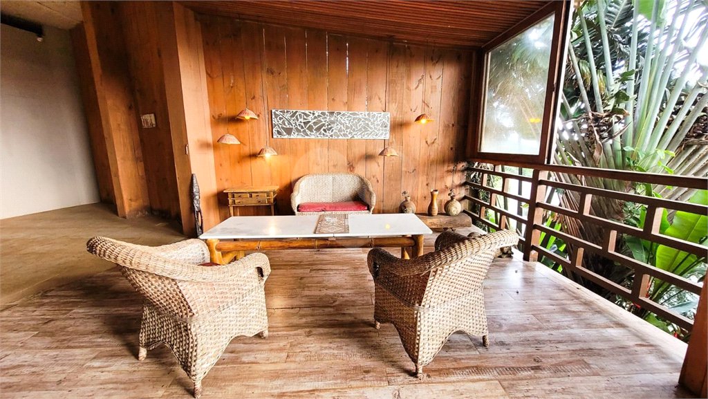 Casa à venda com 5 quartos, sendo 4 suítes,  em Albatroz, Armação dos Búzios, RJ
