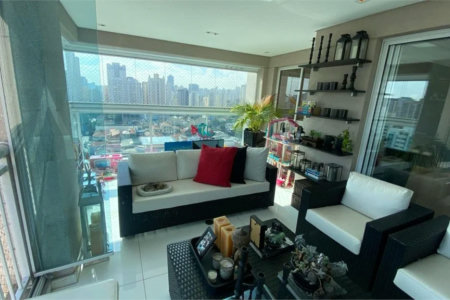 Apartamento à venda com 3 suítes em Vila Romana, São Paulo, SP