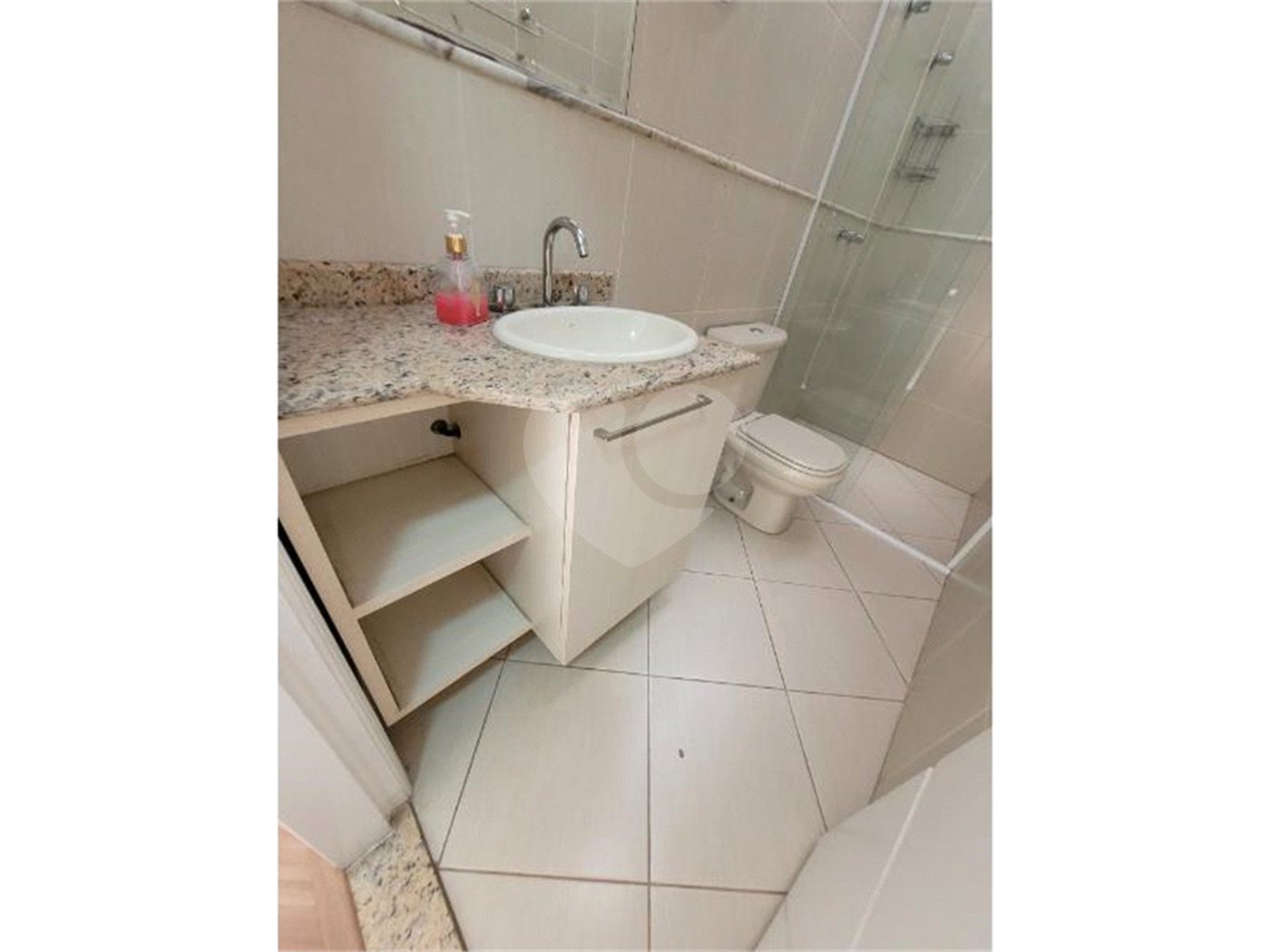 Casa à venda com 3 quartos, sendo 1 suíte,  no condomínio Maximus I, São Paulo - SP