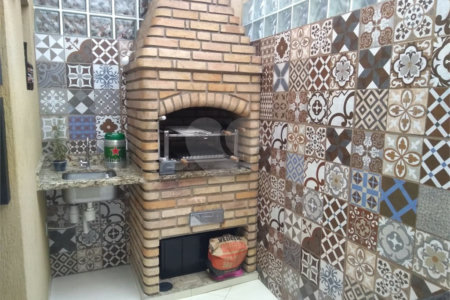 Casa à venda com 3 quartos, sendo 1 suíte, no condomínio Residencial Água Fria, São Paulo - SP