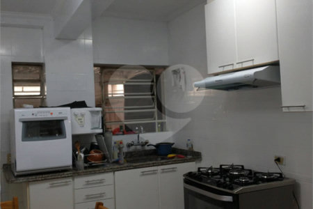 Sobrado à venda com 3 quartos, sendo 1 suíte, em Vila Ipojuca, São Paulo, SP