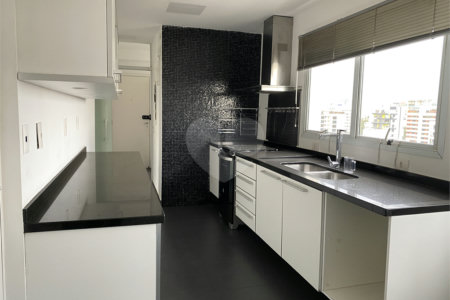 Apartamento à venda com 3 suítes em Vila Andrade, São Paulo, SP