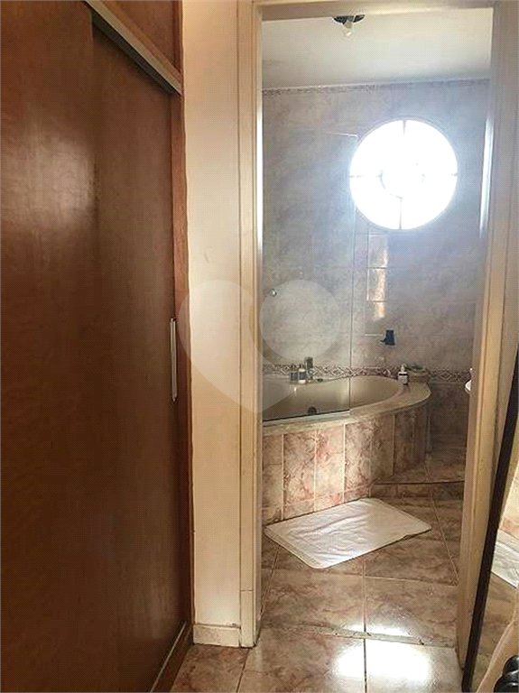Casa à venda com 4 quartos, sendo 1 suíte, em Vila Cordeiro, São Paulo, SP