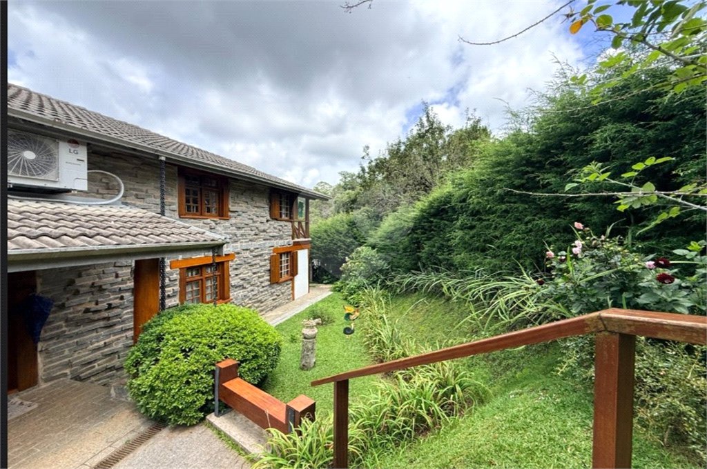 Casa à venda com 4 suítes em Vila Natal, Campos do Jordão, SP