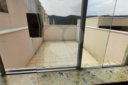 Sobrado à venda com 3 quartos, sendo 1 suíte, em Vila Suissa, Mogi das Cruzes, SP
