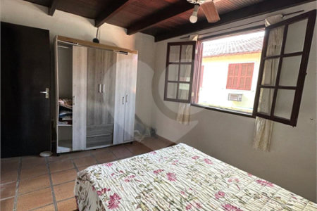 Casa em condomínio à venda com 2 quartos, sendo 1 suíte, em Ogiva, Cabo Frio, RJ