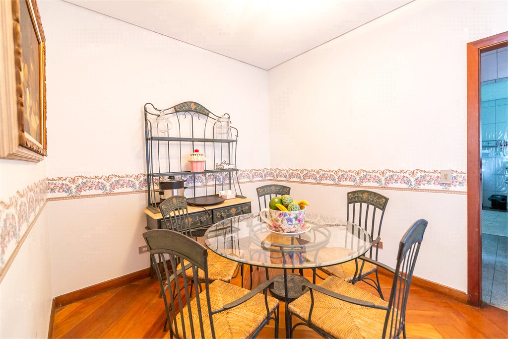 Casa à venda com 4 quartos, sendo 2 suítes, em Brooklin Paulista, São Paulo, SP