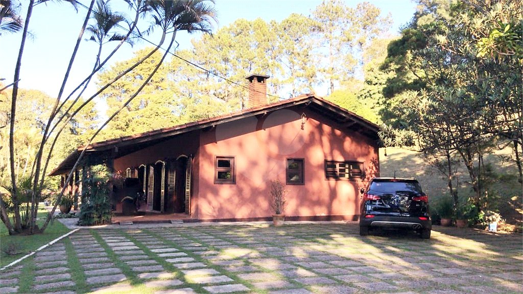 Casa em condomínio à venda ou para alugar com 4 quartos, sendo 2 suítes, em Caixa D´água, Vinhedo, SP