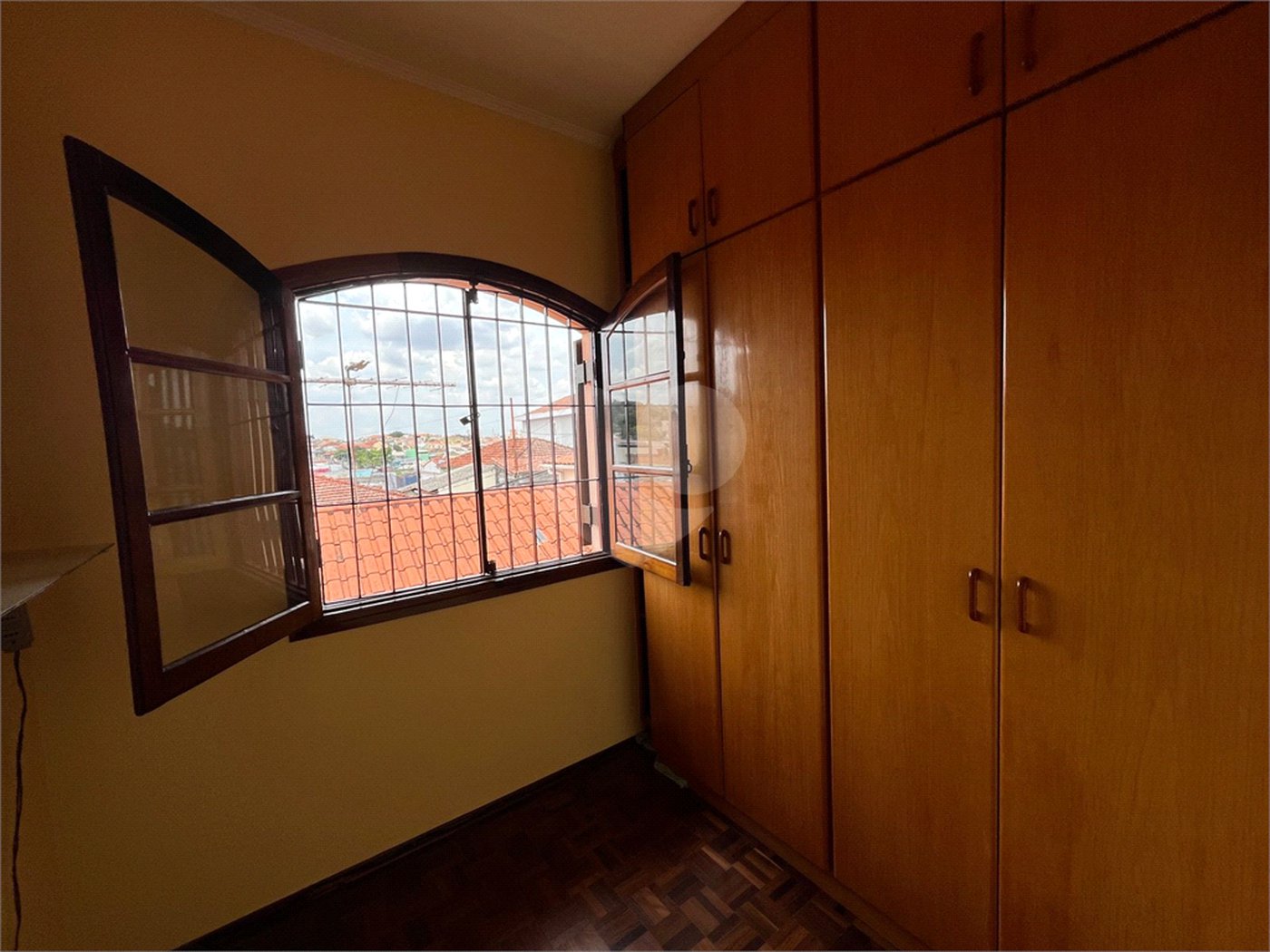 Sobrado à venda com 4 quartos, sendo 2 suítes, em Tremembé, São Paulo, SP