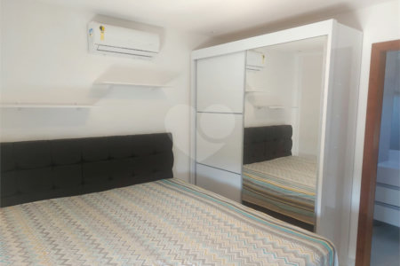 Casa à venda com 4 quartos, sendo 3 suítes, em Ogiva, Cabo Frio, RJ