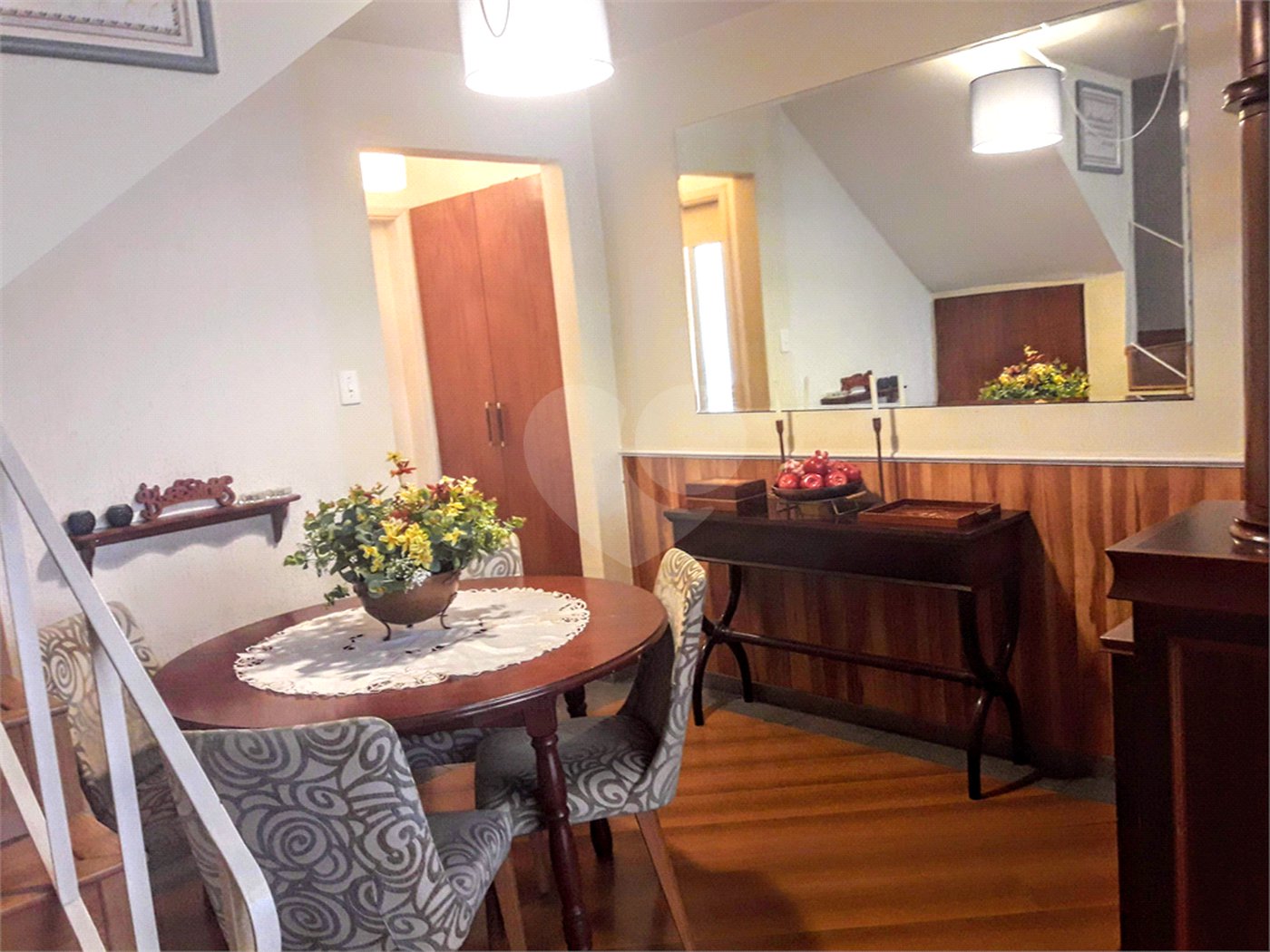 Casa à venda com 3 quartos, sendo 1 suíte,  em Jardim Aeroporto, São Paulo, SP
