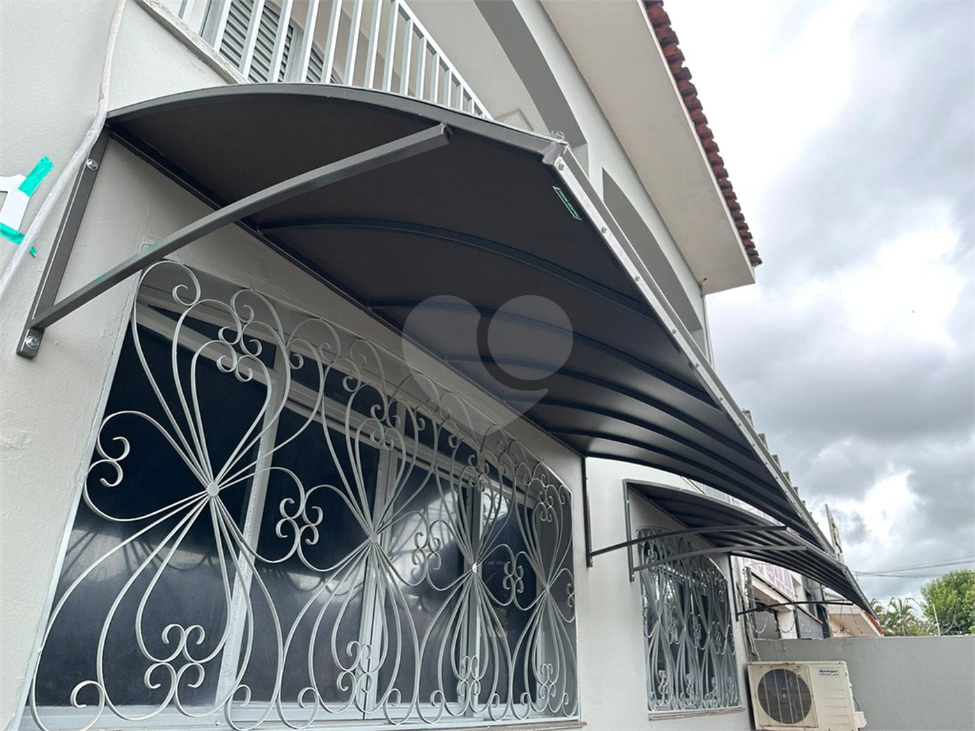 Sobrado à venda com 4 quartos, sendo 1 suíte,  em Jardim Santa Rosa, Araraquara, SP