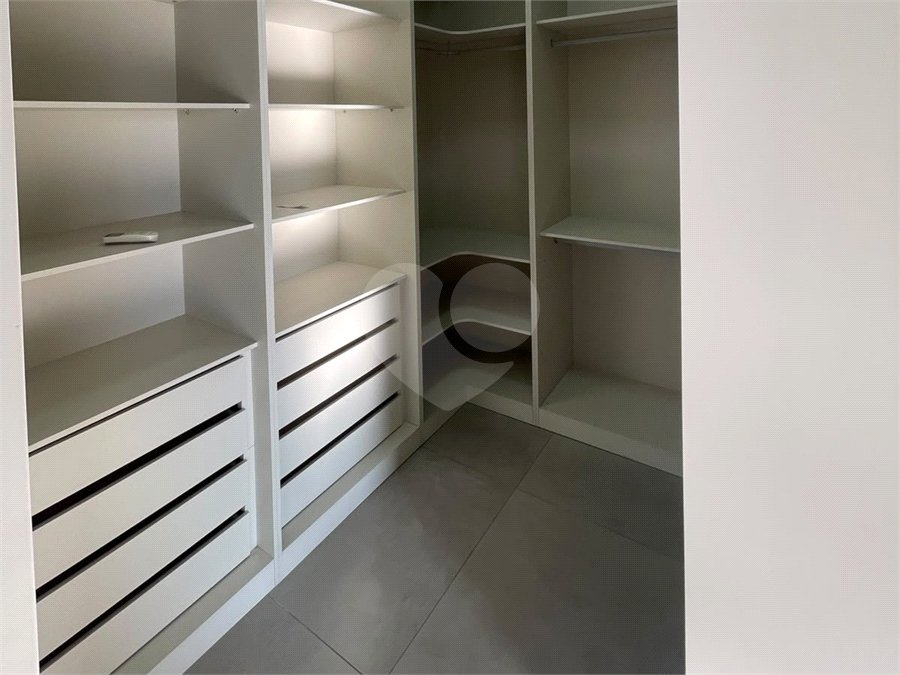 Casa à venda com 3 quartos, sendo 1 suíte, no condomínio Helena Maria, Sorocaba - SP