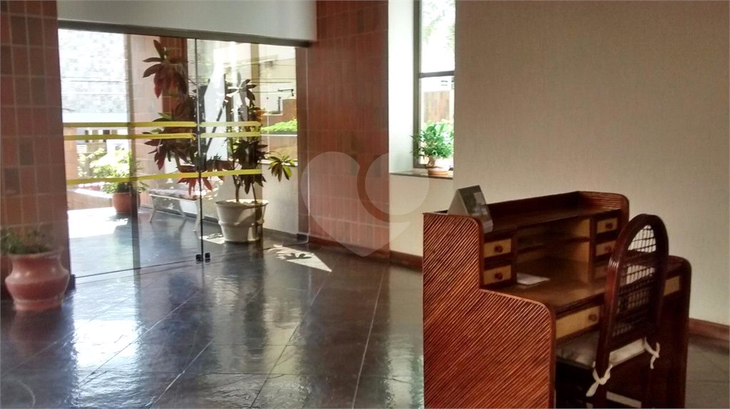 Apartamento à venda com 3 quartos, sendo 1 suíte, em Parque Enseada, Guarujá, SP