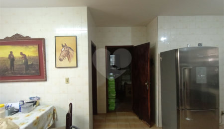 Casa à venda com 3 quartos em Vila Oliveira, Itapetininga, SP