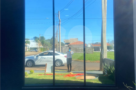 Casa à venda com 3 quartos, sendo 1 suíte, no condomínio Residencial Alto da Boa Vista, Araraquara - SP