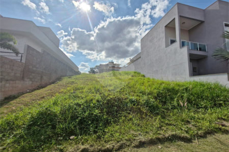 Terreno à venda no condomínio Bosque dos Cambarás, Valinhos - SP