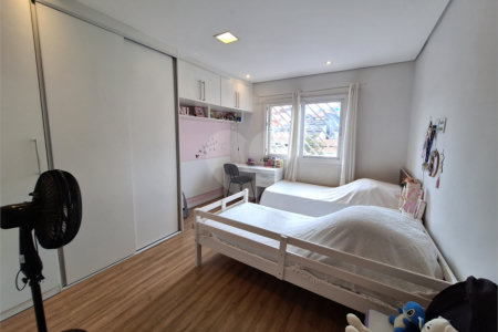 Casa à venda com 3 quartos, sendo 1 suíte, em Chora Menino, São Paulo, SP