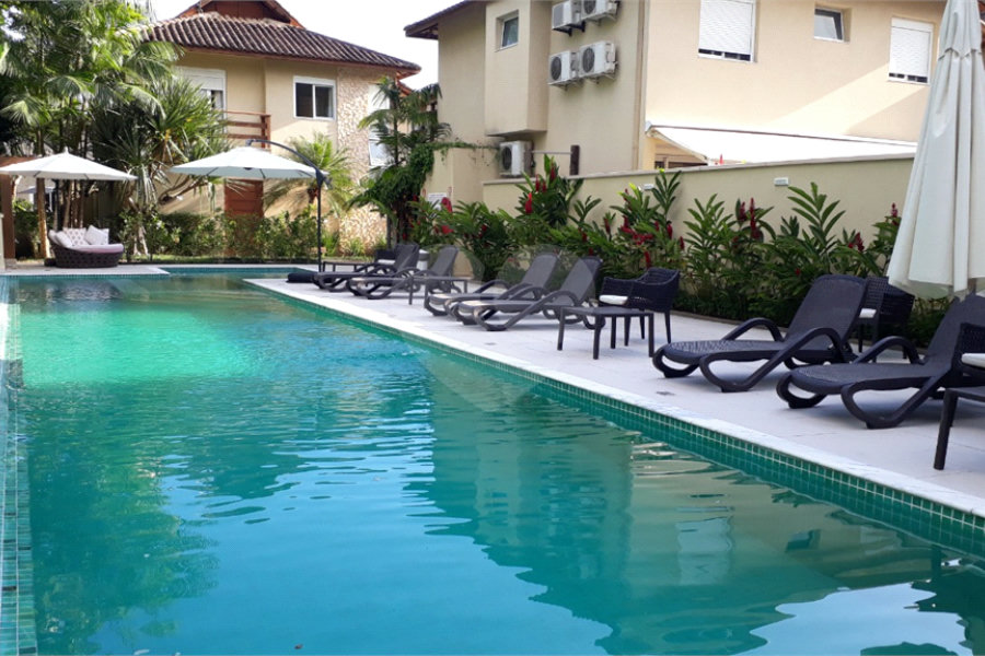 Casa à venda com 4 quartos, sendo 3 suítes, no condomínio Residencial Vila Esmeralda, São Sebastião - SP