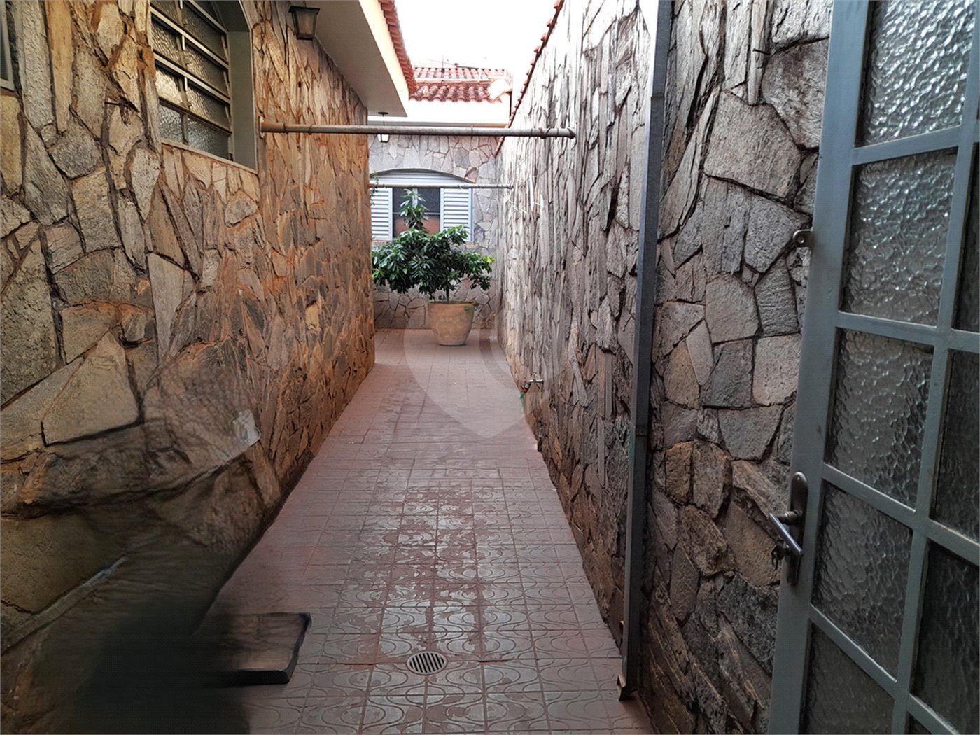 Casa à venda com 5 quartos, sendo 1 suíte,  em Jardim Anhangüera, Ribeirão Preto, SP