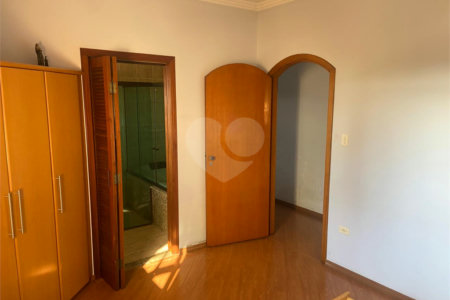 Sobrado à venda com 3 quartos, sendo 1 suíte,  em Jardim Selma Helena, Poá, SP