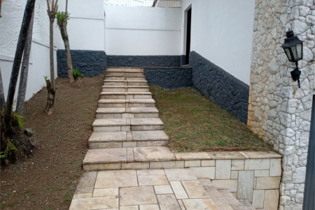 Casa Térrea à venda ou para alugar com 3 quartos, sendo 1 suíte,  em Caxingui, São Paulo, SP