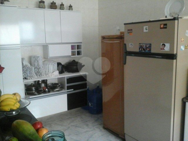 Casa de Vila à venda com 4 quartos, sendo 1 suíte,  em Vila Nivi, São Paulo, SP