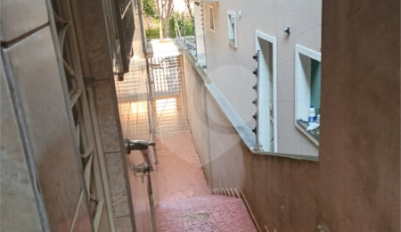 Sobrado à venda com 2 quartos, sendo 1 suíte, em Chora Menino, São Paulo, SP