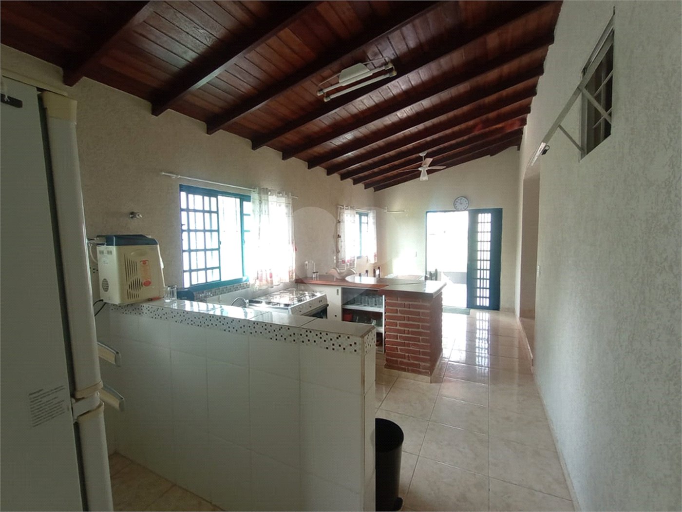 Chácara à venda com 6 quartos, sendo 1 suíte,  em Cercadinho, Alambari, SP