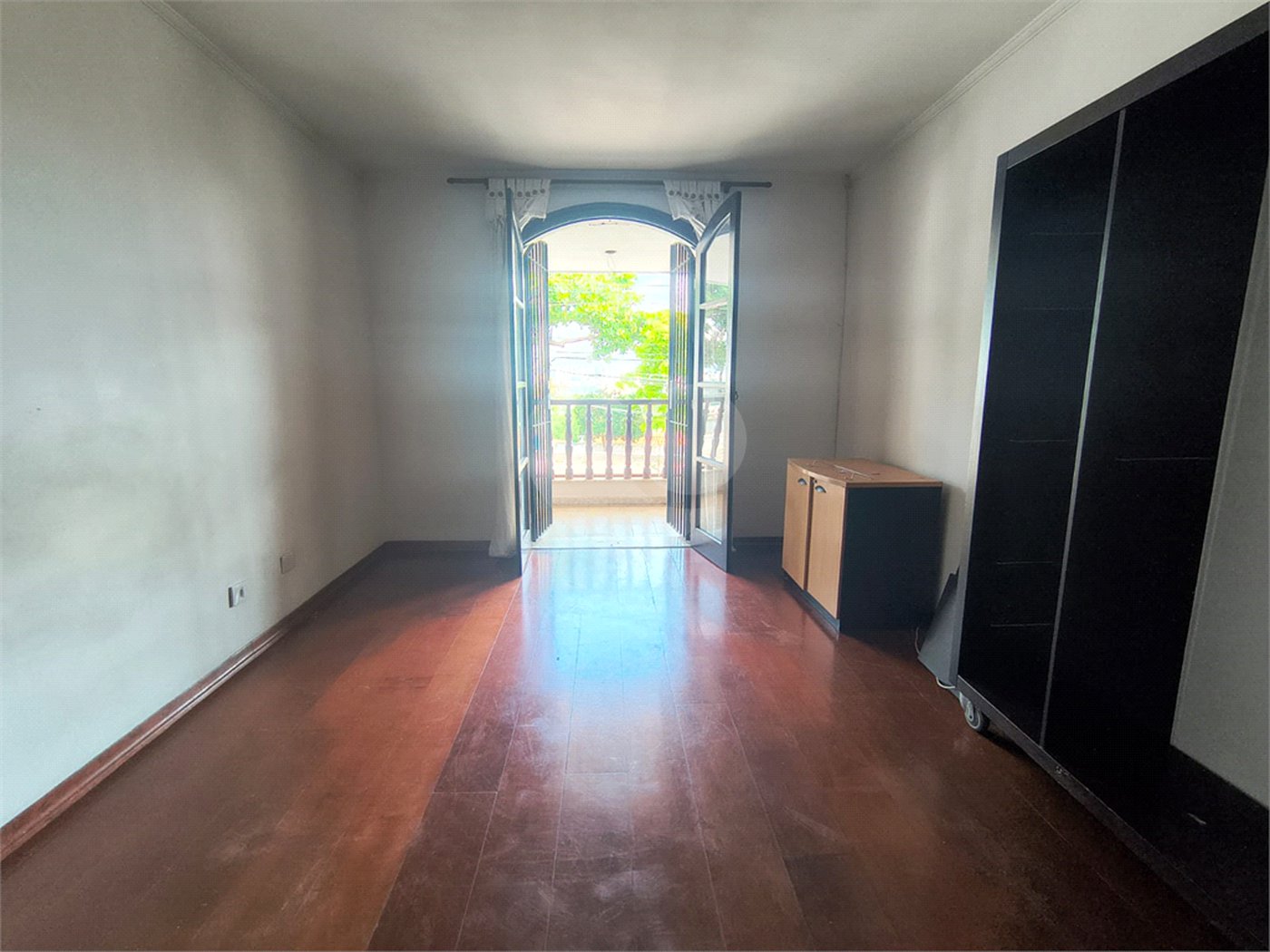 Sobrado à venda com 3 quartos, sendo 1 suíte,  em Jardim Esmeralda, São Paulo, SP