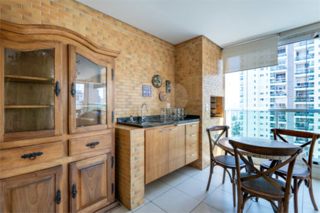 Apartamento à venda com 3 suítes em Campo Belo, São Paulo, SP