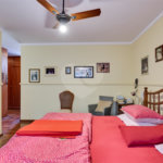 Casa à venda com 4 quartos, sendo 2 suítes, em Jardim Cordeiro, São Paulo, SP