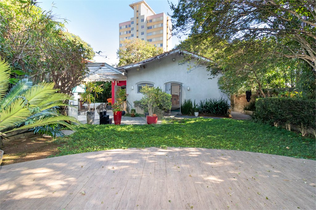 Casa à venda ou para alugar com 3 quartos, sendo 1 suíte, em Butantã, São Paulo, SP