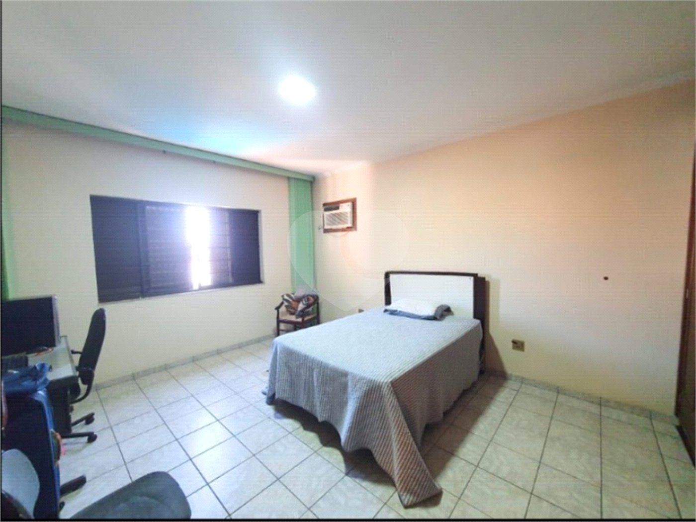 Casa à venda com 3 quartos, sendo 1 suíte,  em Jardim Santa Rosália, Sorocaba, SP