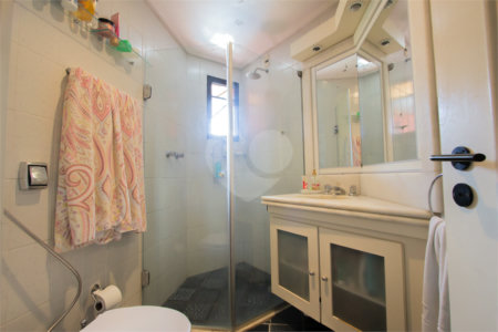 Apartamento à venda com 3 quartos, sendo 1 suíte, em Vila Andrade, São Paulo, SP