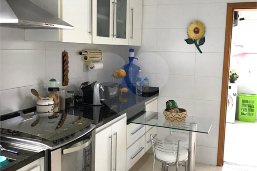Casa à venda com 3 suítes no condomínio Alpes da Cantareira, Mairiporã - SP