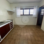 Sobrado à venda com 5 quartos, sendo 2 suítes,  em Vila Oliveira, Mogi das Cruzes, SP