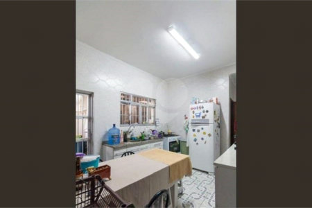 Sobrado à venda com 3 quartos, sendo 1 suíte, em Bosque da Saúde, São Paulo, SP