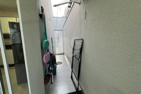 Casa à venda com 3 quartos, sendo 1 suíte, no condomínio Jardim Guarujá, Salto - SP