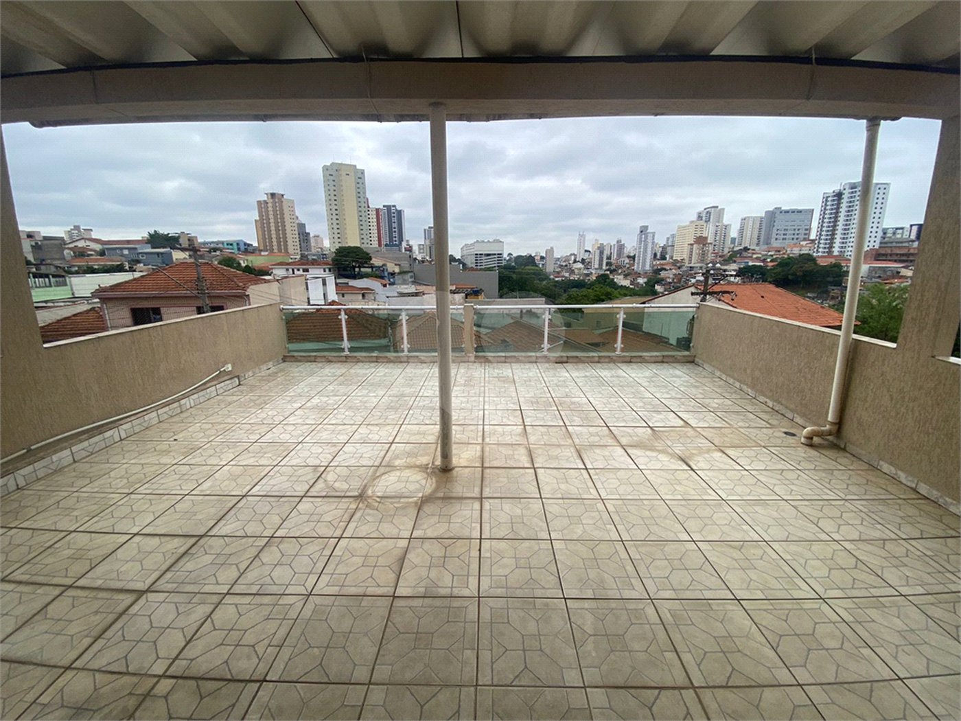 Sobrado à venda com 4 quartos, sendo 2 suítes,  em Vila Gustavo, São Paulo, SP