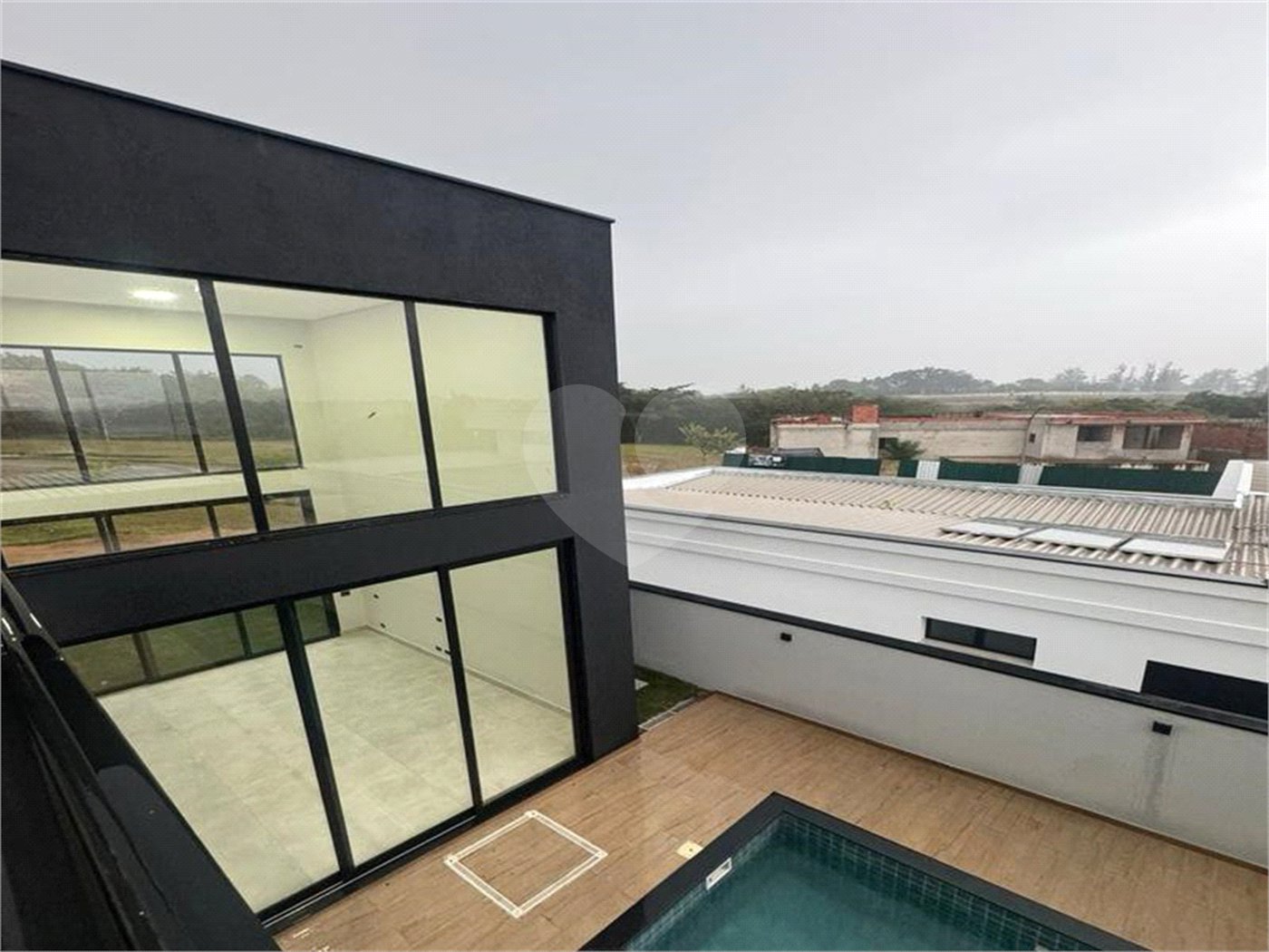 Casa à venda com 4 quartos, sendo 3 suítes,  no condomínio Alphaville Castelo, Itu - SP