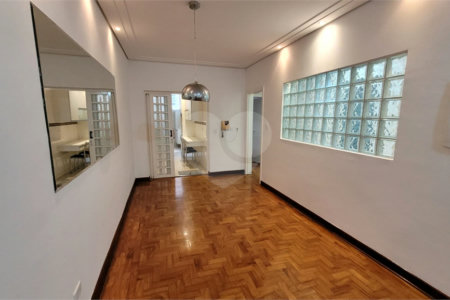 Casa à venda com 4 quartos, sendo 1 suíte, em São Judas, São Paulo, SP