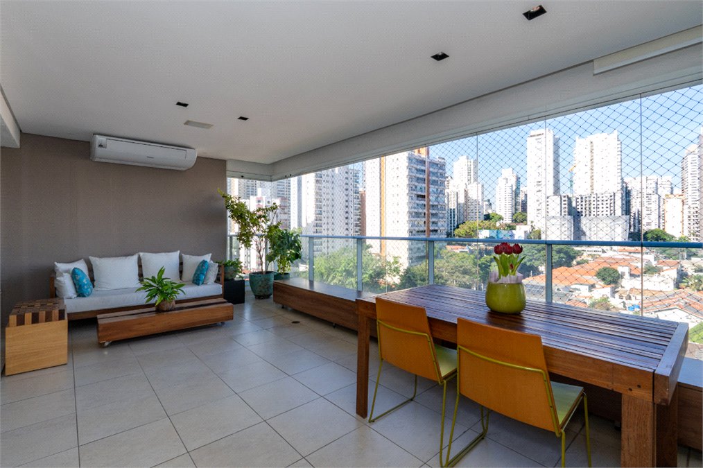 Apartamento à venda com 2 suítes em Brooklin, São Paulo, SP