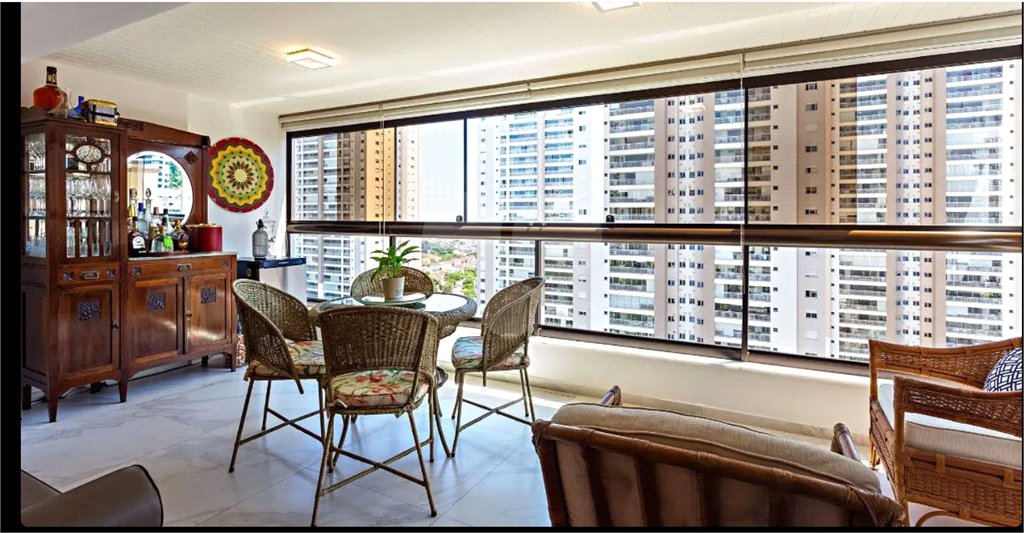 Apartamento à venda com 4 quartos, sendo 3 suítes, em Vila Sônia, São Paulo, SP